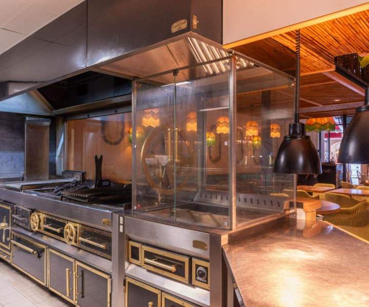 Concepteur de cuisine professionnelle pour la restauration collective Saint-Tropez